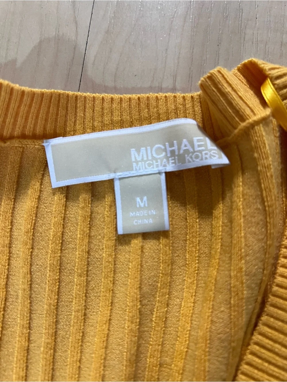 Michael Kors Ribbed Bell Sleeve Sweater Womens Medium Yellow V-Neck Knit Top